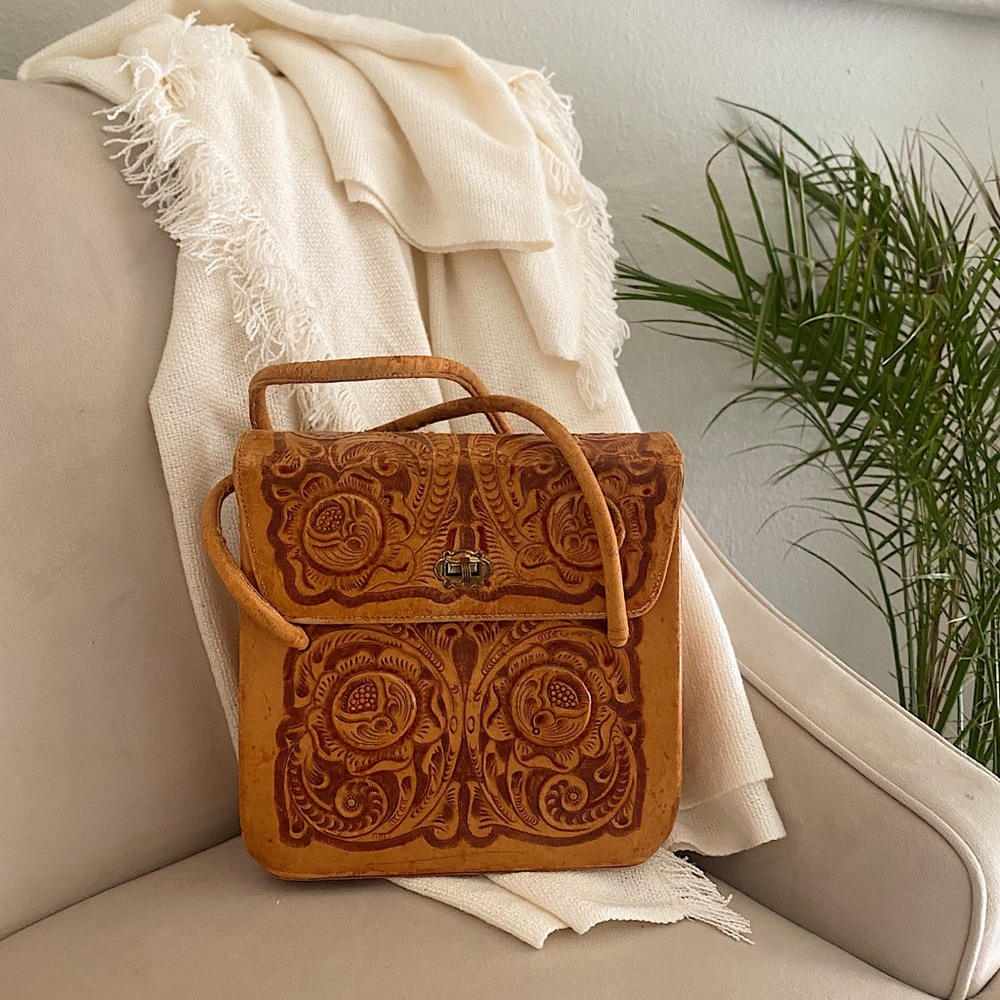 Beautiful genuine leather purse from Mexico